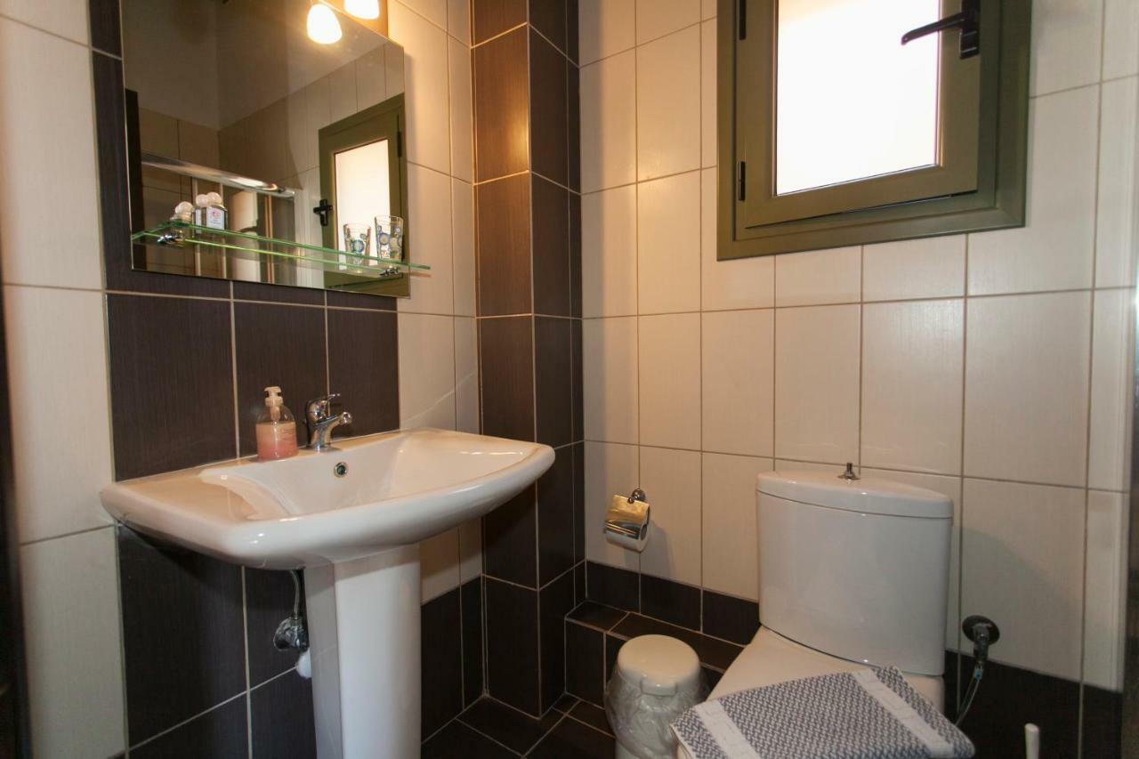 Siarbas Hotel Paralia Vrachou Eksteriør bilde
